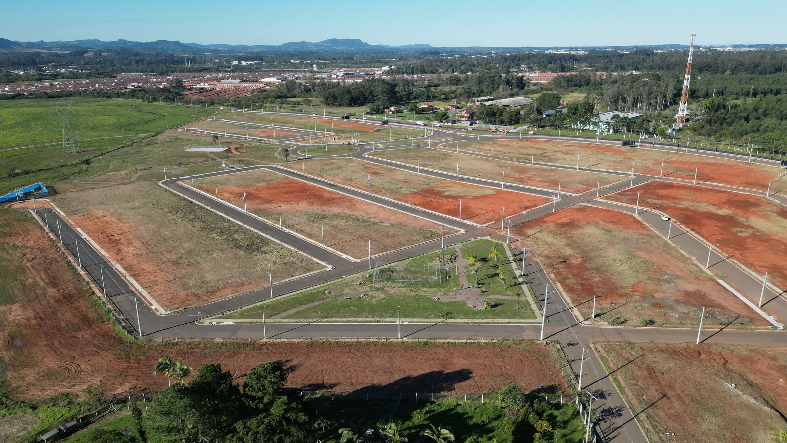 Vista aérea dos lotes e avenidas do Canoas Park concluído